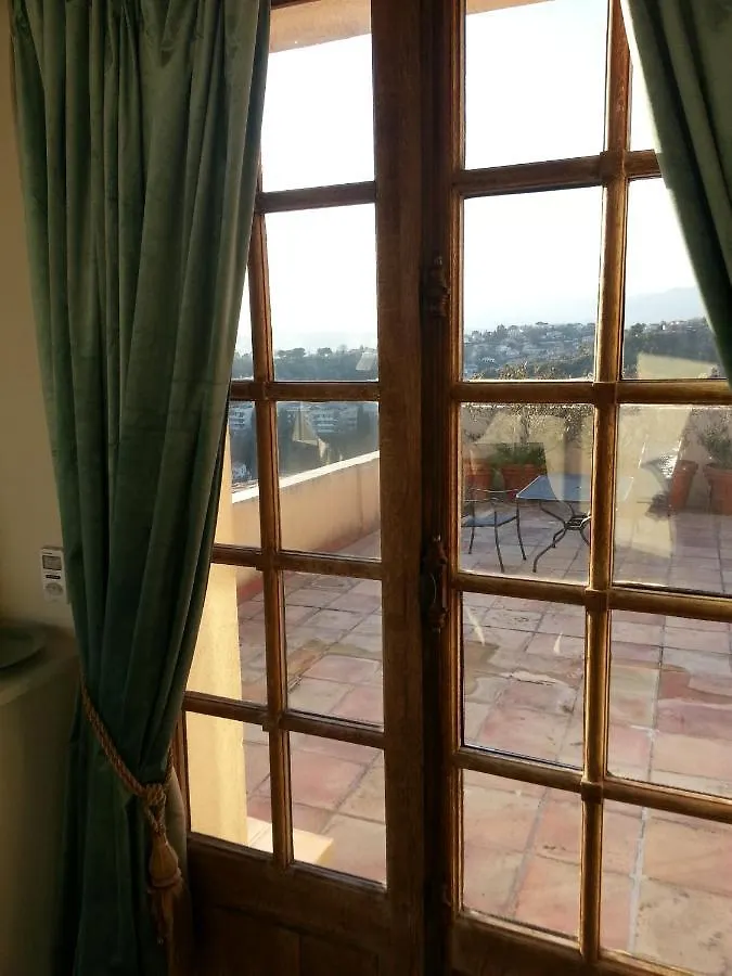 Chateau Le Cagnard كانيو سور مير فندق
