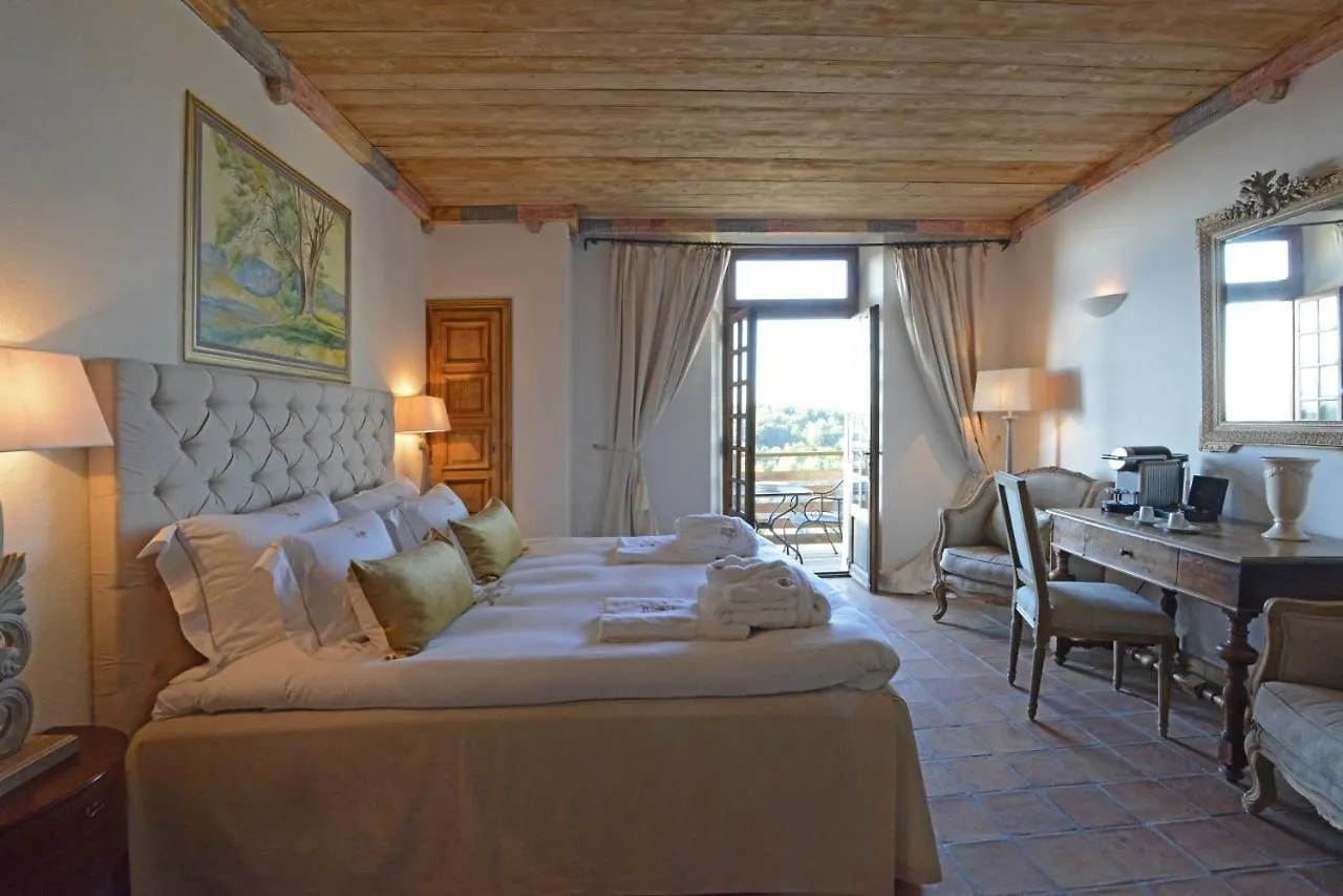 **** فندق Chateau Le Cagnard كانيو سور مير فرنسا