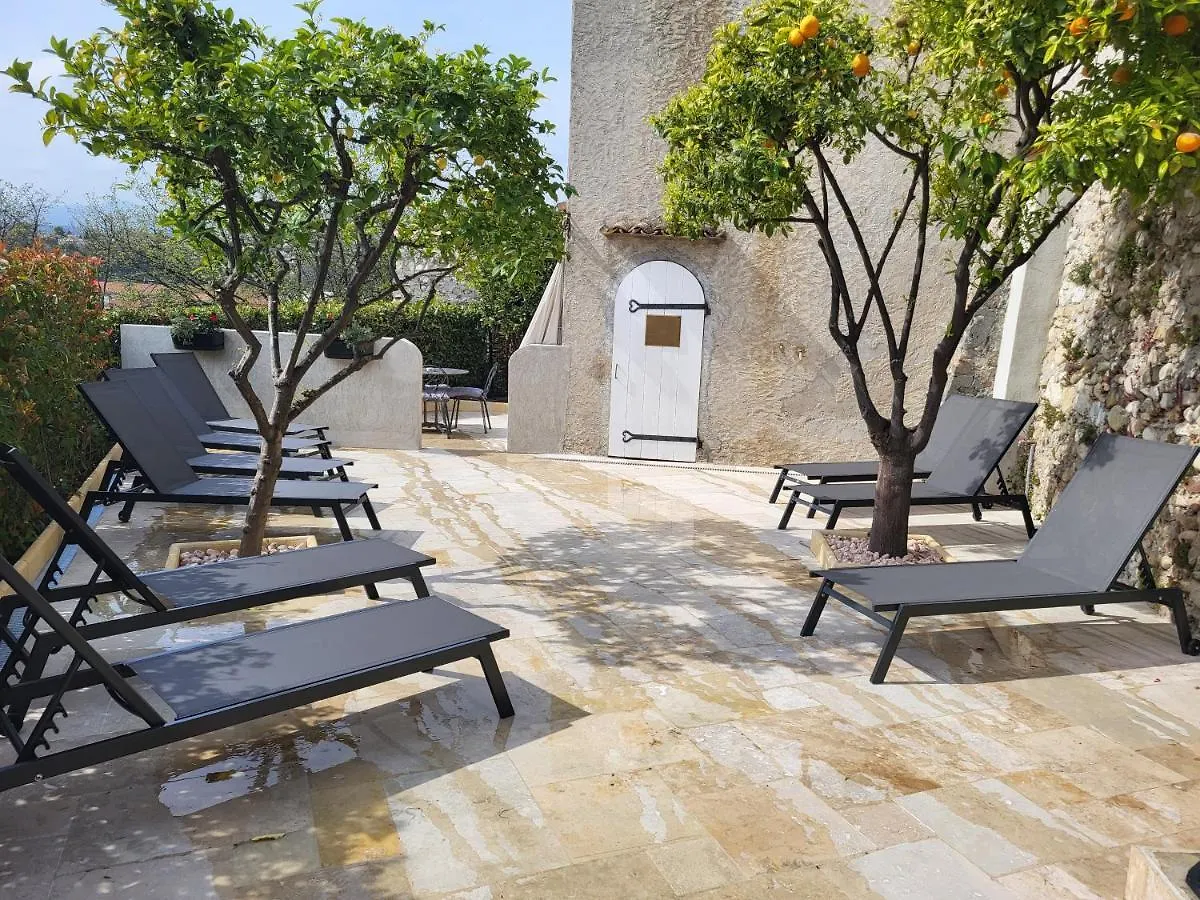 Chateau Le Cagnard كانيو سور مير 4*, كانيو سور مير