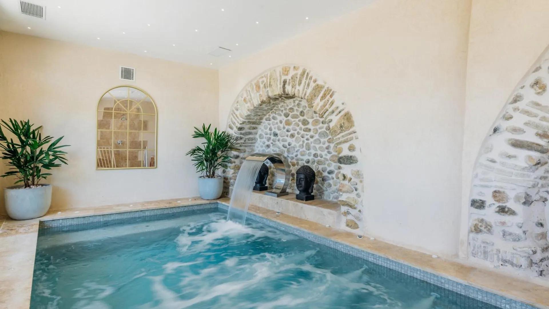 קאן סור מר Chateau Le Cagnard 4*, קאן סור מר צרפת