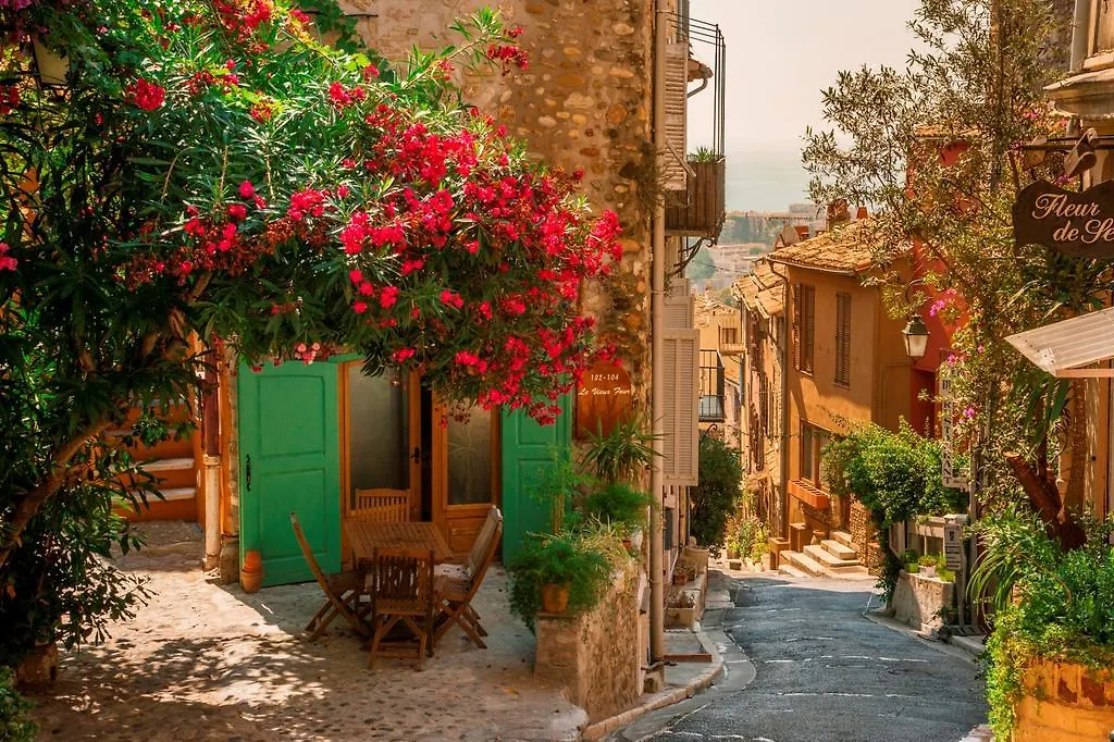 Chateau Le Cagnard كانيو سور مير فندق
